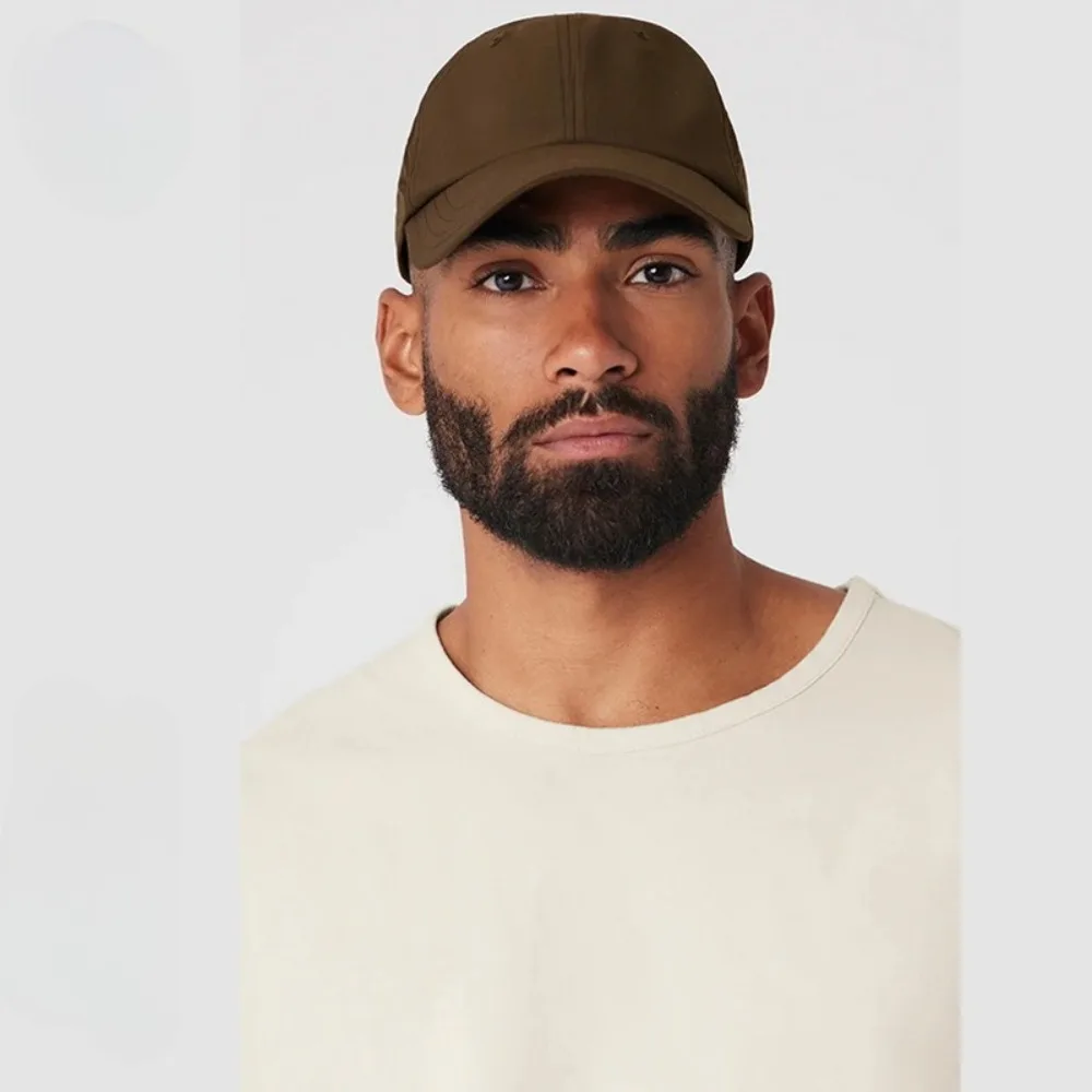 

Premium Casual Mountaineering Sun Hat Pop Baseball Cap Embroidered Hat Men and Women Models Duck Tongue Cap Highend Luxury Gifts