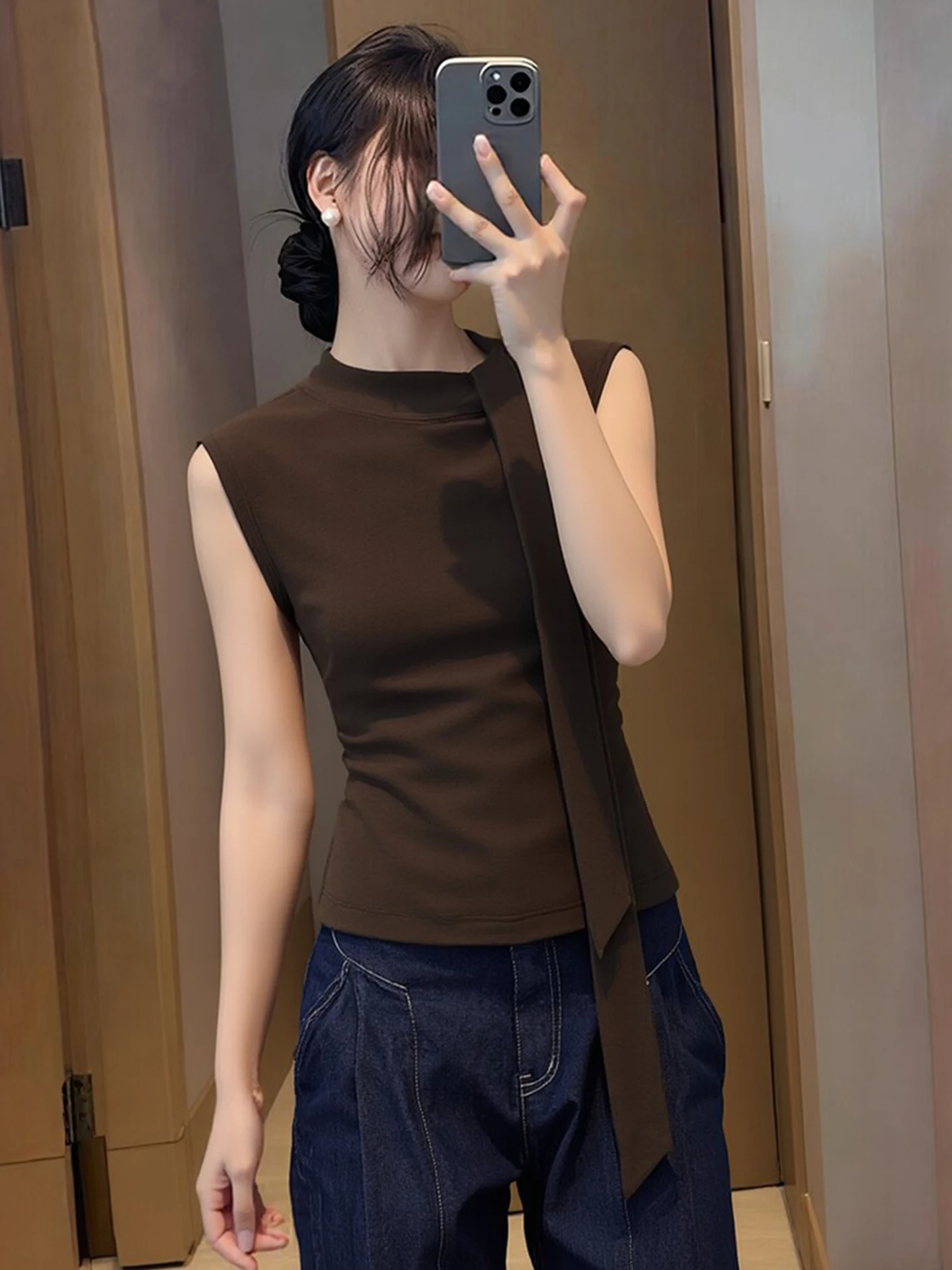 Korean Style Casual Versatile Sleeveless Top Women's Slim Fit Base Shirt Spring 2026 Commute Fashion Straight Tube Model