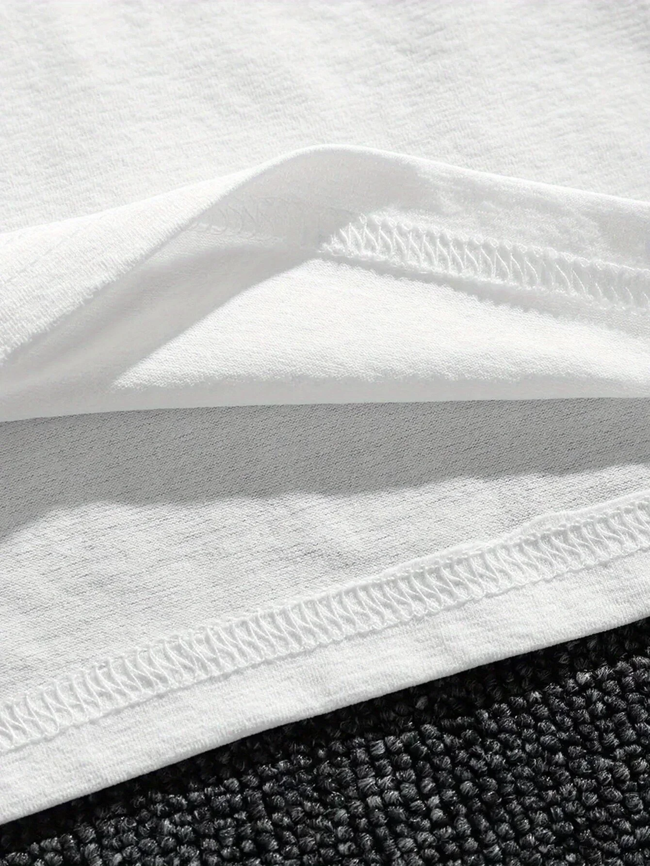 プラスサイズの女性用トマトプリント白Tシャツ