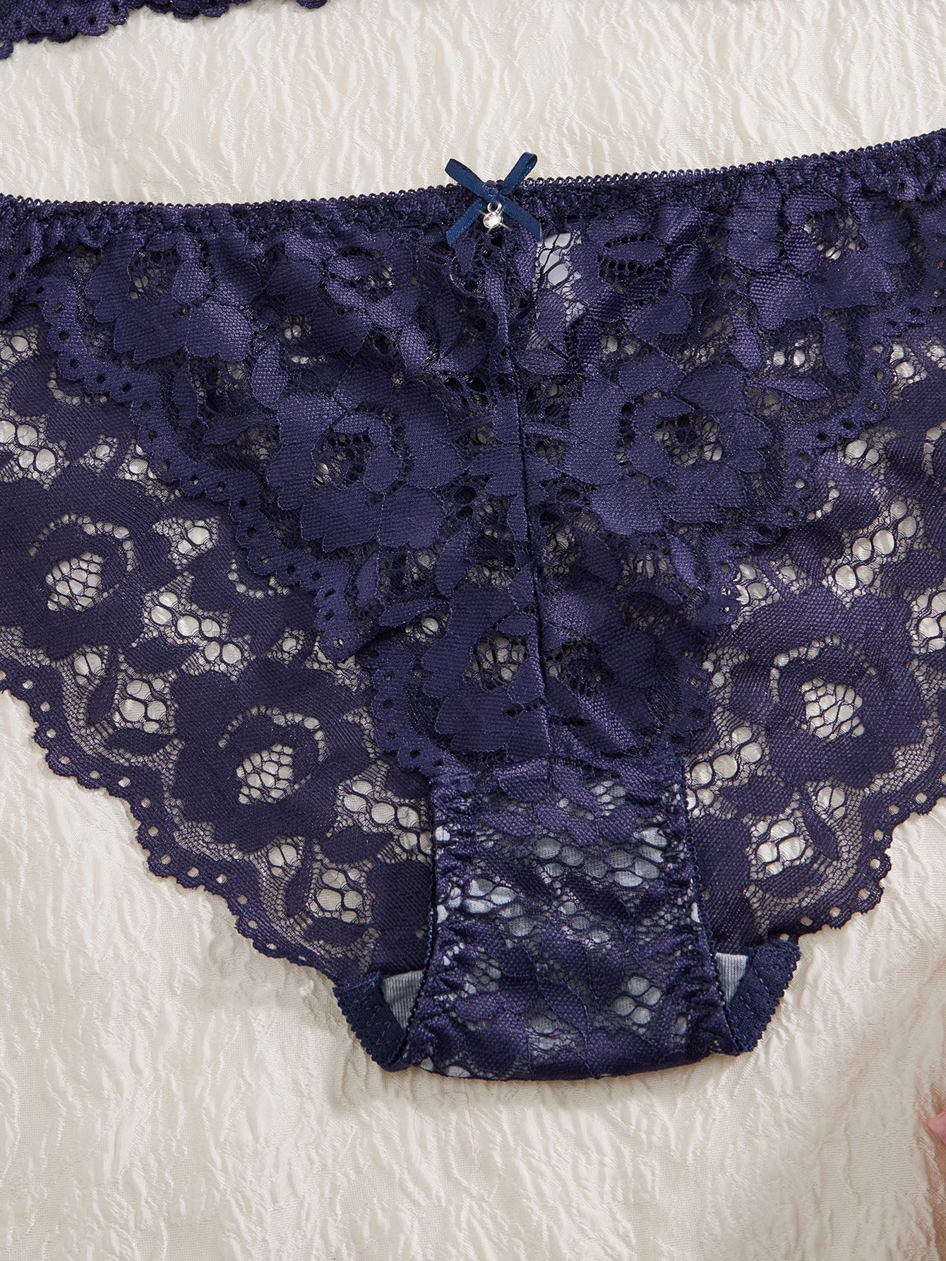 Sexy Dessous-Set für Damen, Spitze, Patchwork, einfarbig, mit Schleife, Strasssteinen verziert, Push-up-Effekt, doppelte Träger, ungefüttert, bequeme Unterwäsche, Spitze, halbtransparent, atmungsaktive Unterhose. – Detail 40