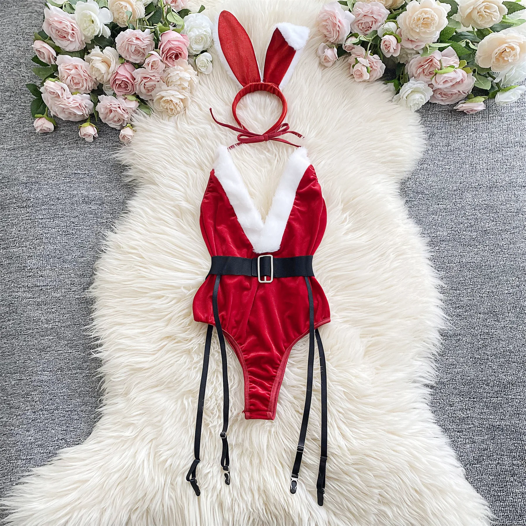 

Lovermore Bunny, рождественское нижнее белье, боди, бархатные красные эротические костюмы, повязка для волос с глубоким V-образным вырезом, милый праздничный комплект для девочек, женский комплект из 3 предметов