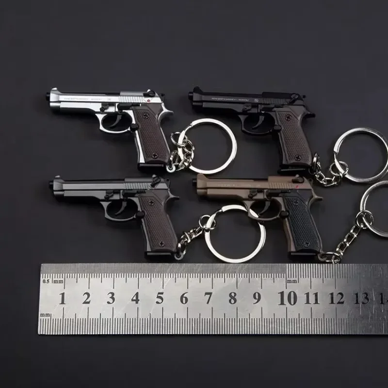 1:4 M92 Pistol Mini Gun Metal Keychain Pistol Revolver Shooting Keychain Fidget Gun Toy with Alloy Case Gift Decoration Toy