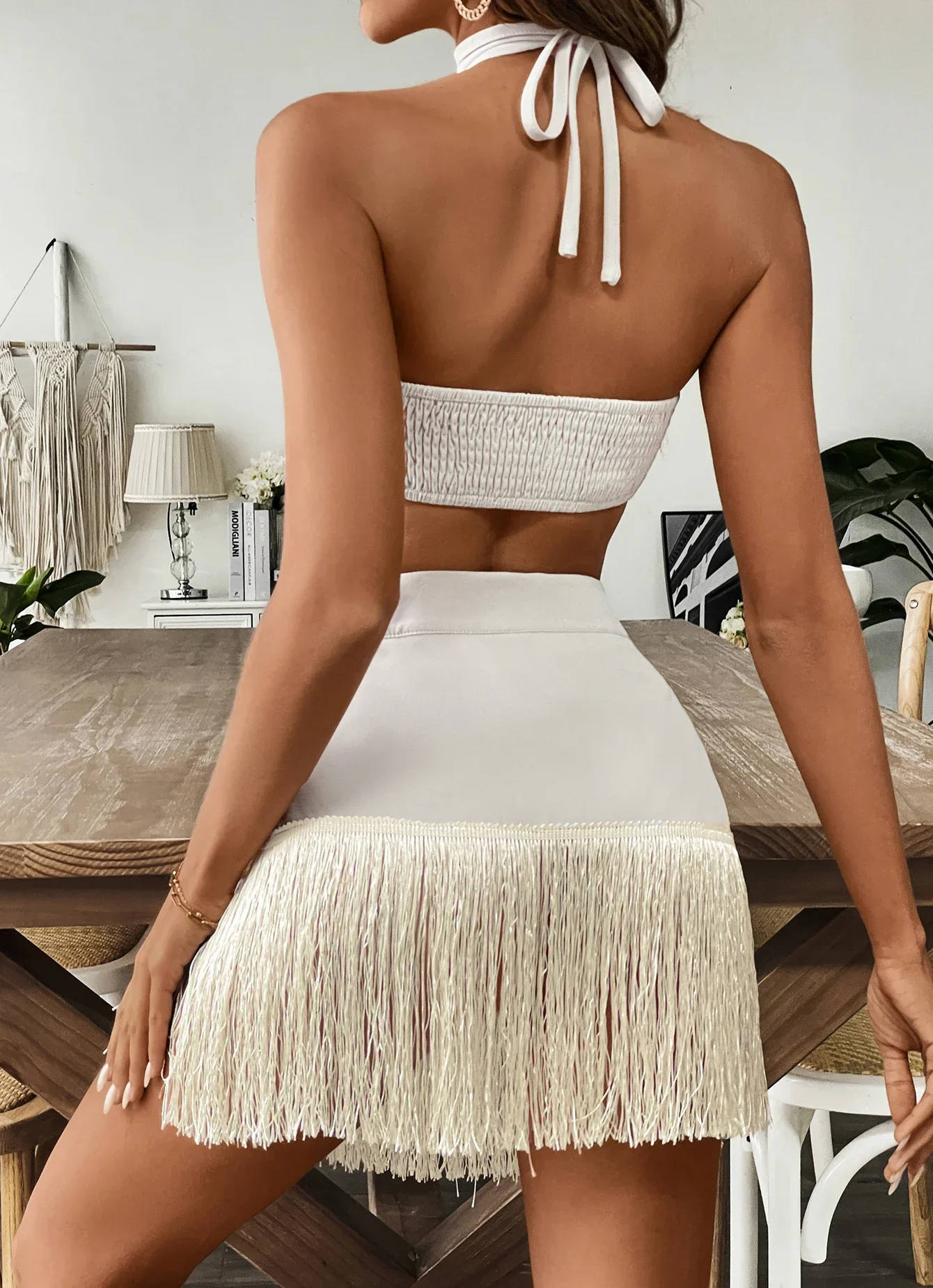 2025 트렌드 2Pcs 프린지 세트 스커트 세트 섹시한 Tassels 짧은 Bandeau 탑 우아한 술 스커트 세련된 해변 나들이 여성 붕대 양복