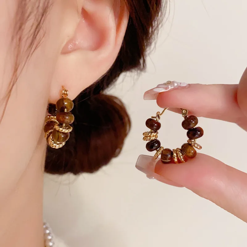 French Retro Fashion Hong Kong Style Geometric Bead Niche Simple Exquisite and High-end Feel Earrings for Girls Jewelry.