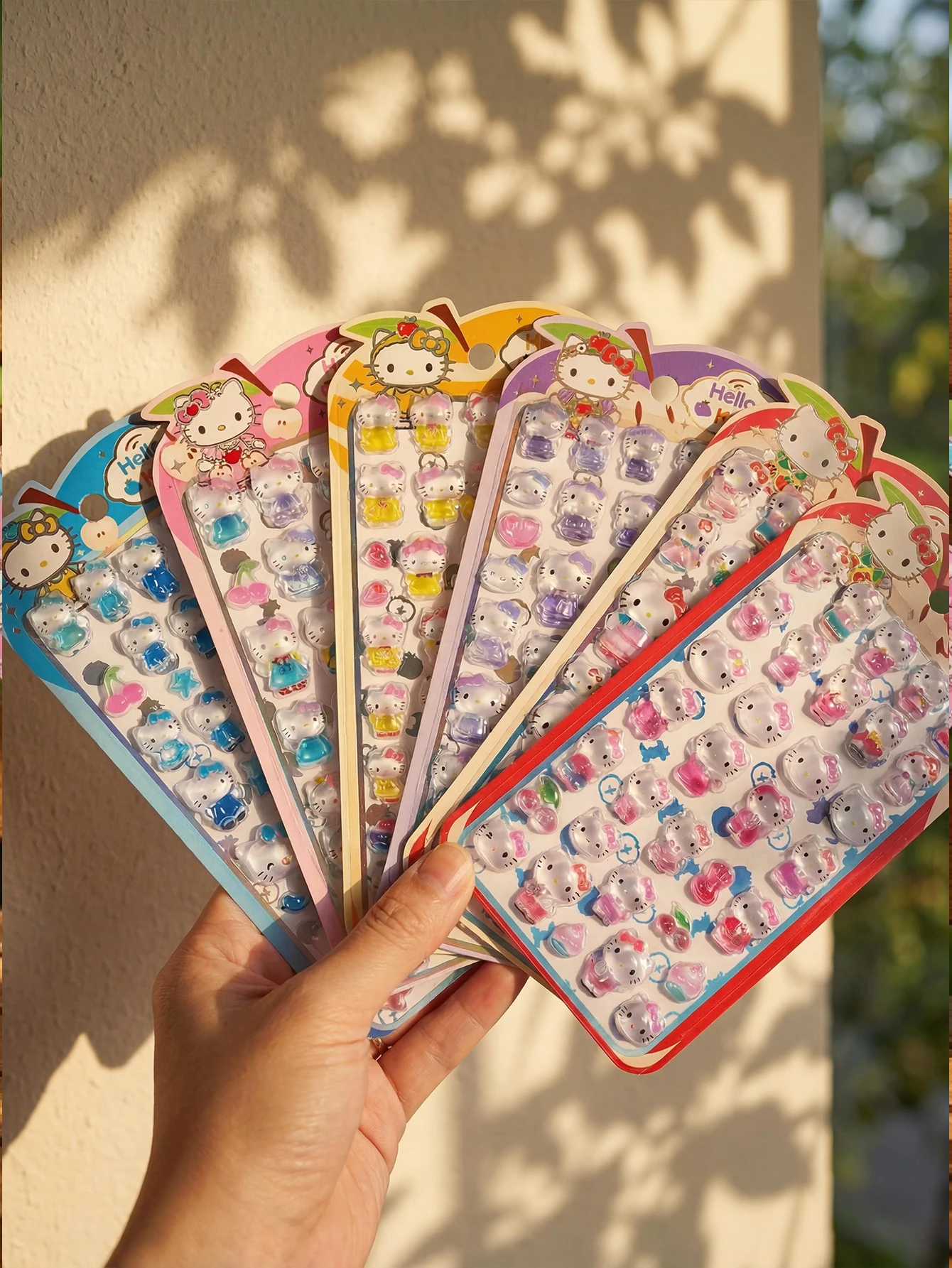 

Милые миниатюрные 3D-наклейки многоразового использования с дизайном персонажей Sanrio, подходят для скрапбуков, ежедневников и дневников.