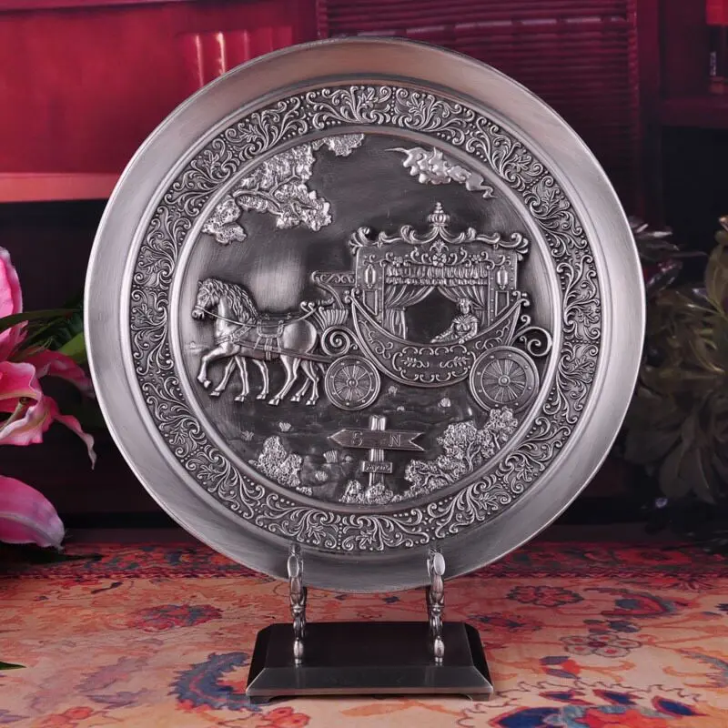 European Creative Wine Cabinet Ornament Fruit Plate Ornament Russian Style High-end Kanpan Metal Living Room Decoration