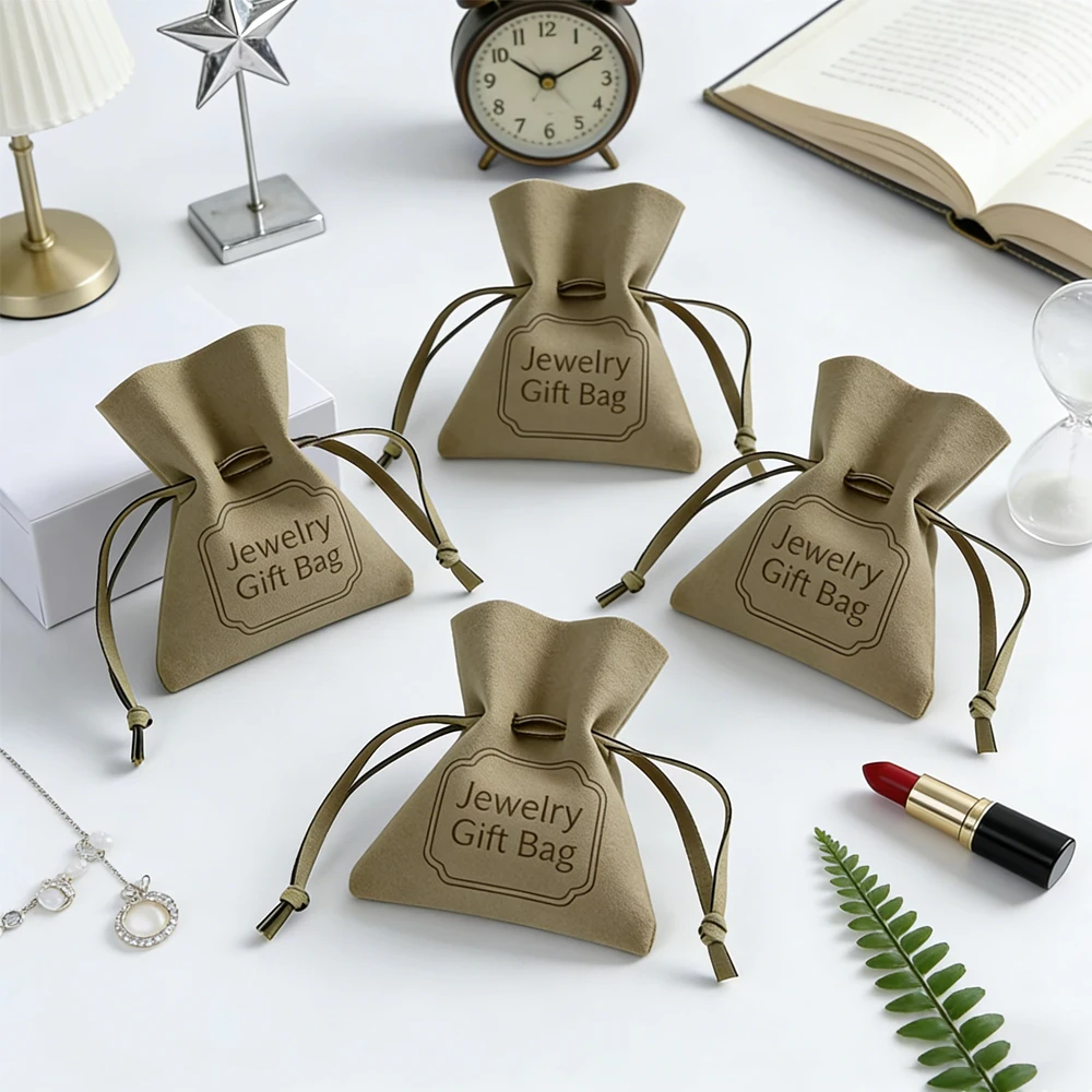 

50/100 шт. Мешочки для упаковки ювелирных изделий с индивидуальным логотипом, микрофибровые мешочки для колец, парфюмерии, брелоков, брошей, серег, браслетов, подарочные органайзеры