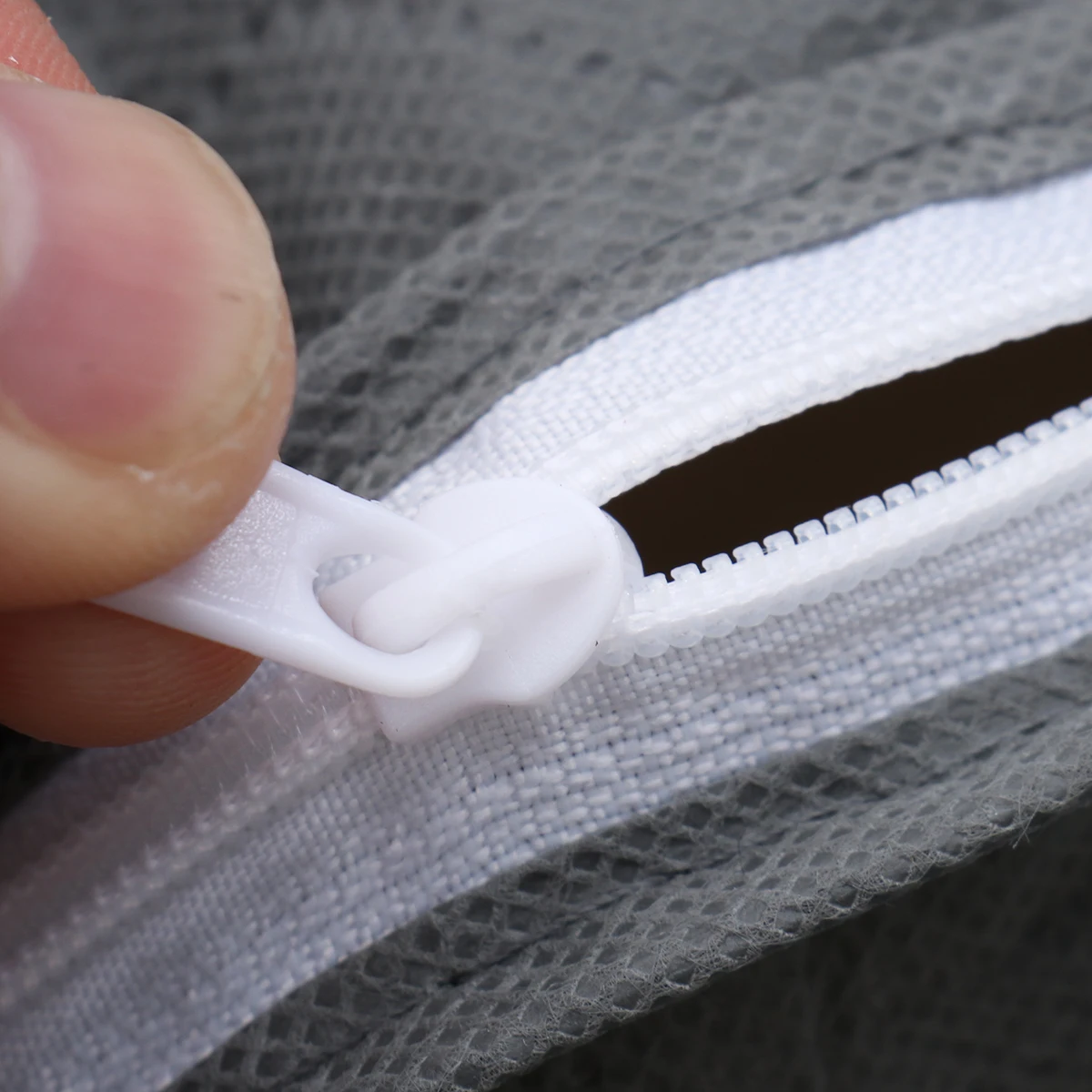 

Large Foldable Zipper Storage Bag Organizer Clothes Quilt Blanket Pillow Breathable Lightweight Carry Handles Grey