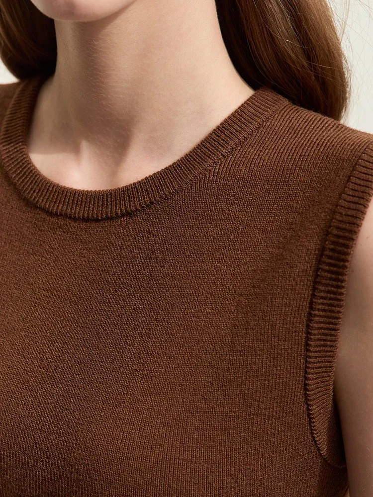 Amii minimalista feminino camisola colete 2025 inverno nova moda em torno do pescoço sem mangas camisola de malha de lã sólida senhora topos 12354047