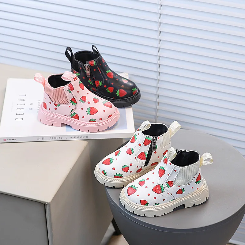 

Children Leather Boots Soft Bottom Girls Fashion Boots Sweet Strawberry 2025 Autumn Winter New Kids Ankle Boots Non-slip Cute