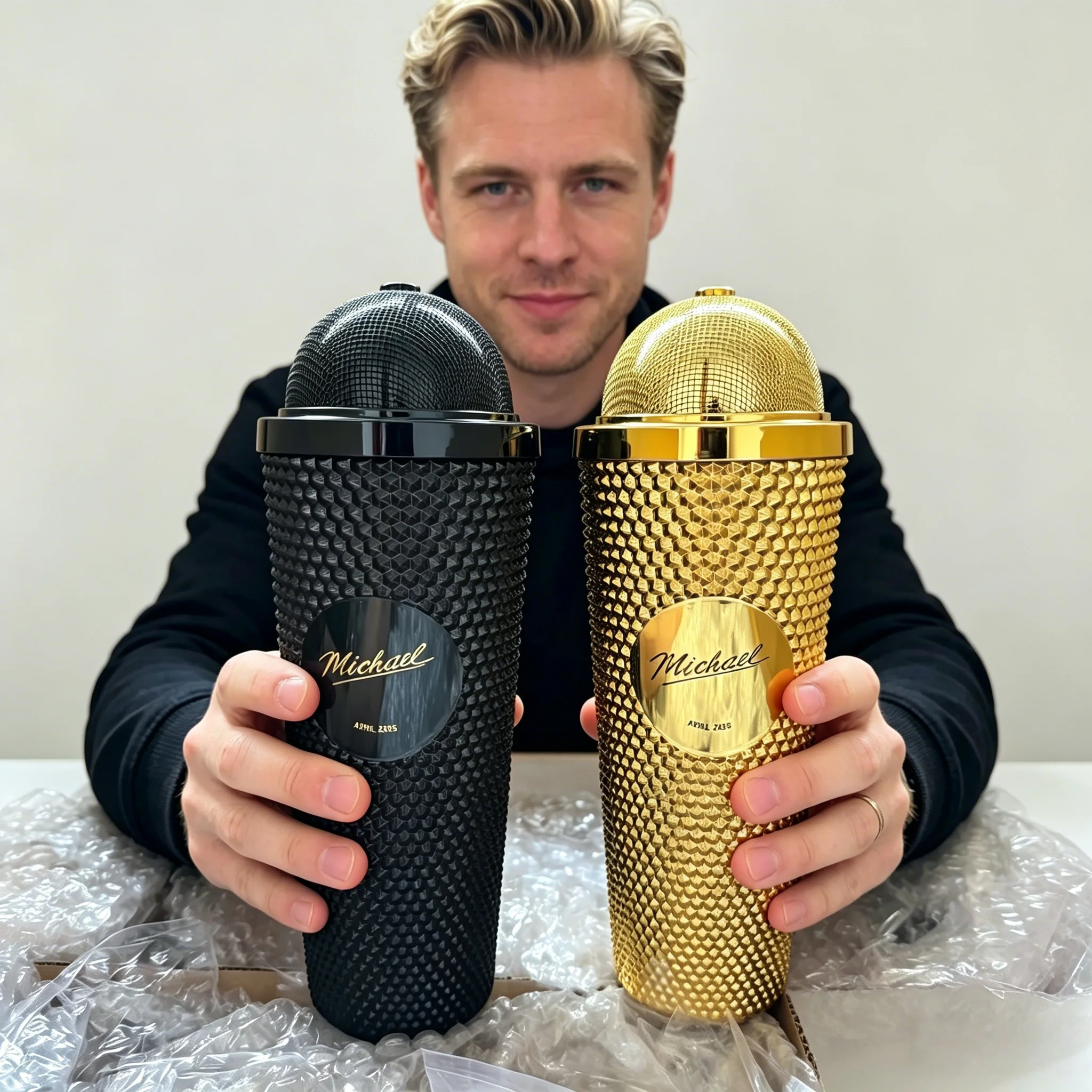 

Портативная кружка для холодной воды в форме микрофона Майкла Джексона, в наличии, креативный коллекционный подарок с трубочкой для любителей музыки