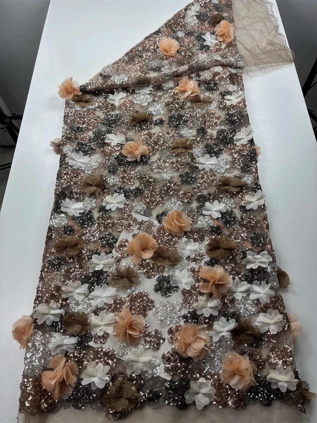 

3D Lace 2025 Sequins High Quality African Nigerian Tulle Lace Fabric For Sewing Wedding Party Gown Dress Embroidered Cotton