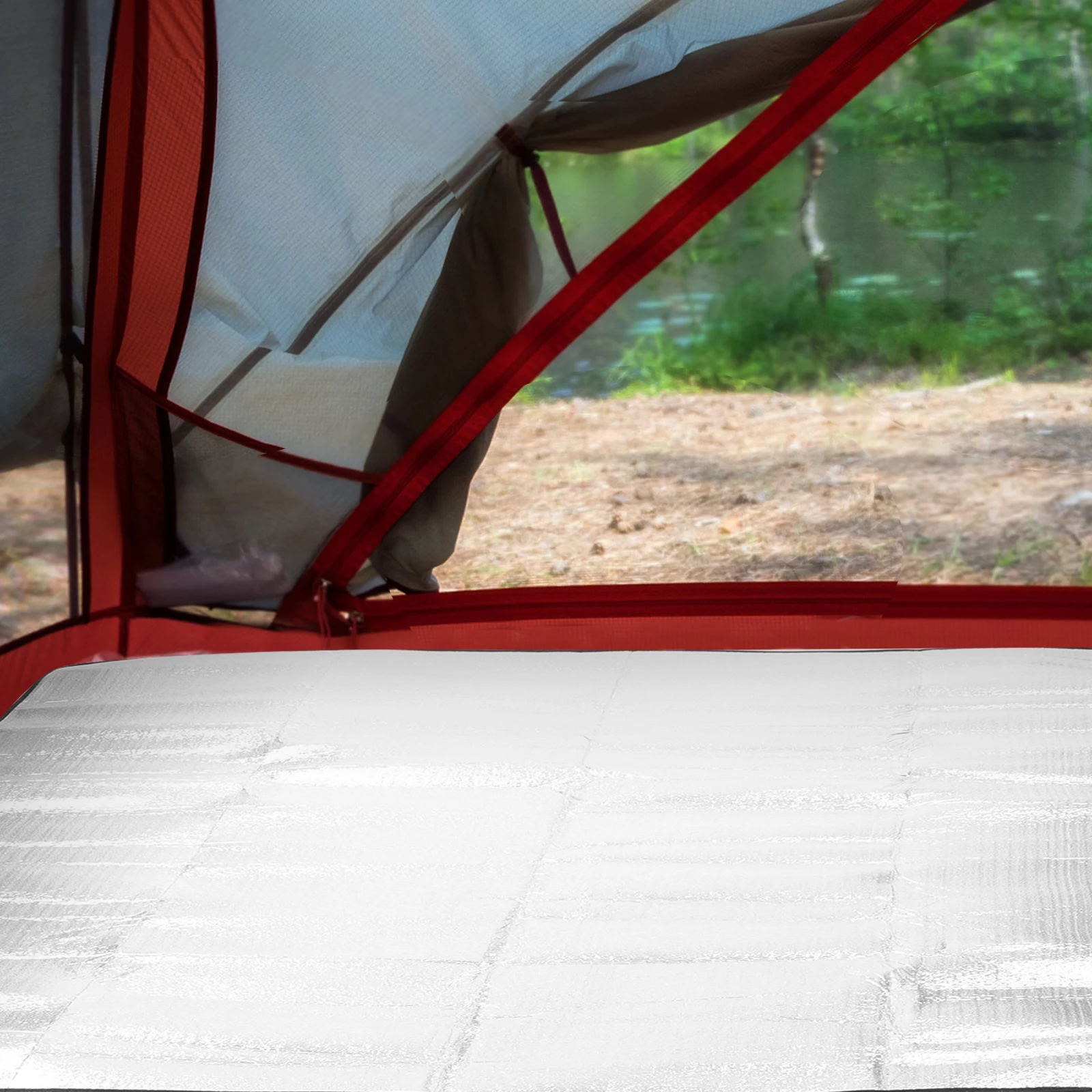 

Camping Mat 2x1.5M Silver Aluminum Foil Moisture-proof Pad Lightweight Outdoor Blanket for Picnic Beach Tent Sleep
