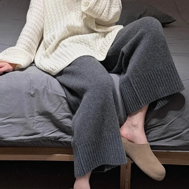 กางเกงขายาวถักไหมพรมสีเทาแบบใหม่ประจำปี 2025 สำหรับผู้หญิง แฟชั่นจีน ผ้าแคชเมียร์ ทรงตรง หลวม สีพื้น ความยาวระดับข้อเท้า