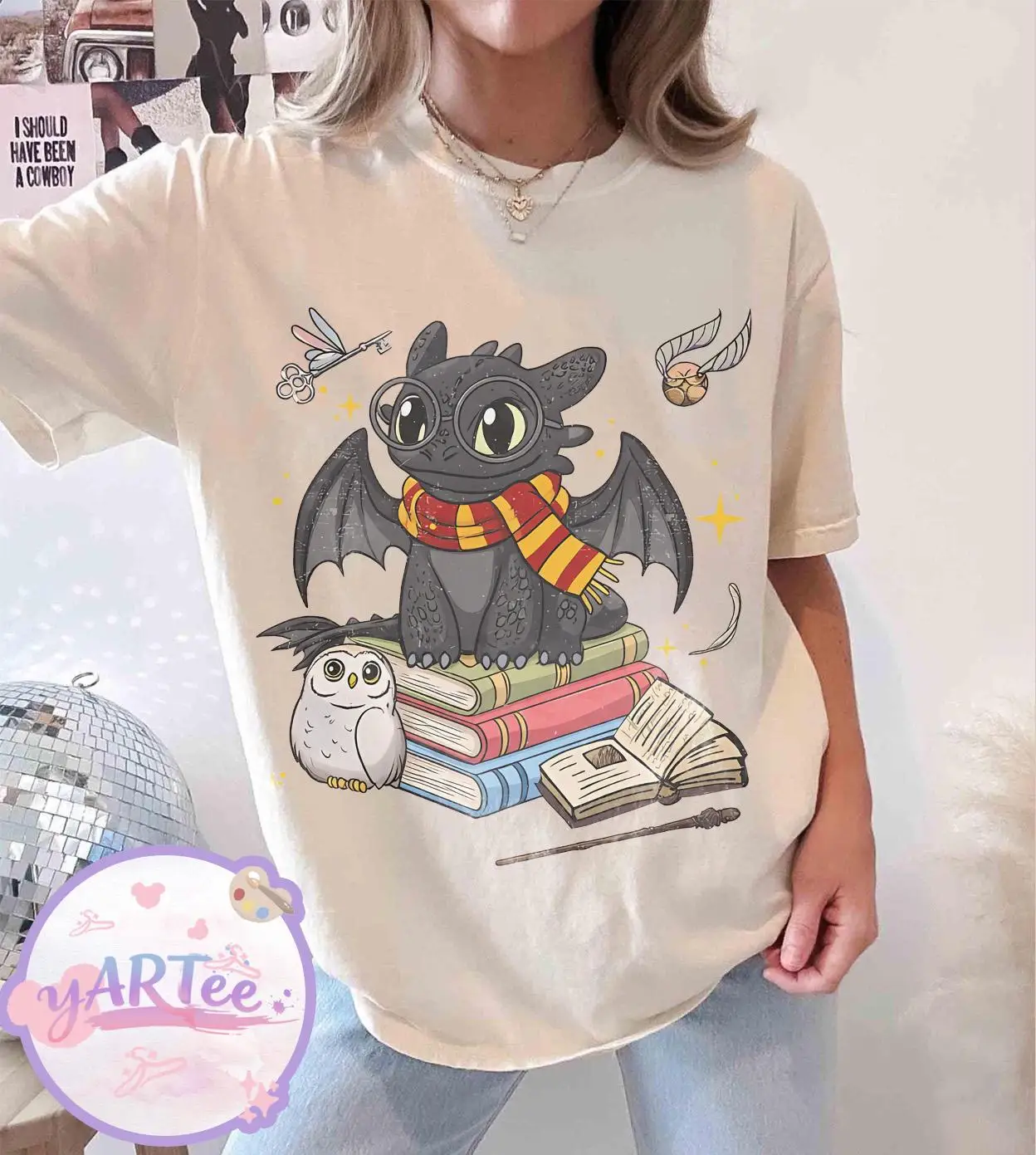 

Toothless Gryffindor Dragon Wizard T-shirt, Toothless Harry Potter Cute Fantasy T-shirt, Magic World T-shirt for Dragon Lovers