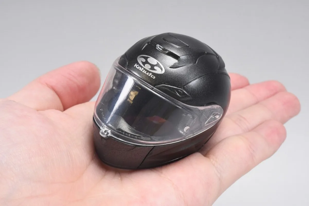SO-TA cápsula brinquedos legal escala 1/6 kabuto capacete da motocicleta miniaturas coleção F-17 escudo móvel gashapon figuras