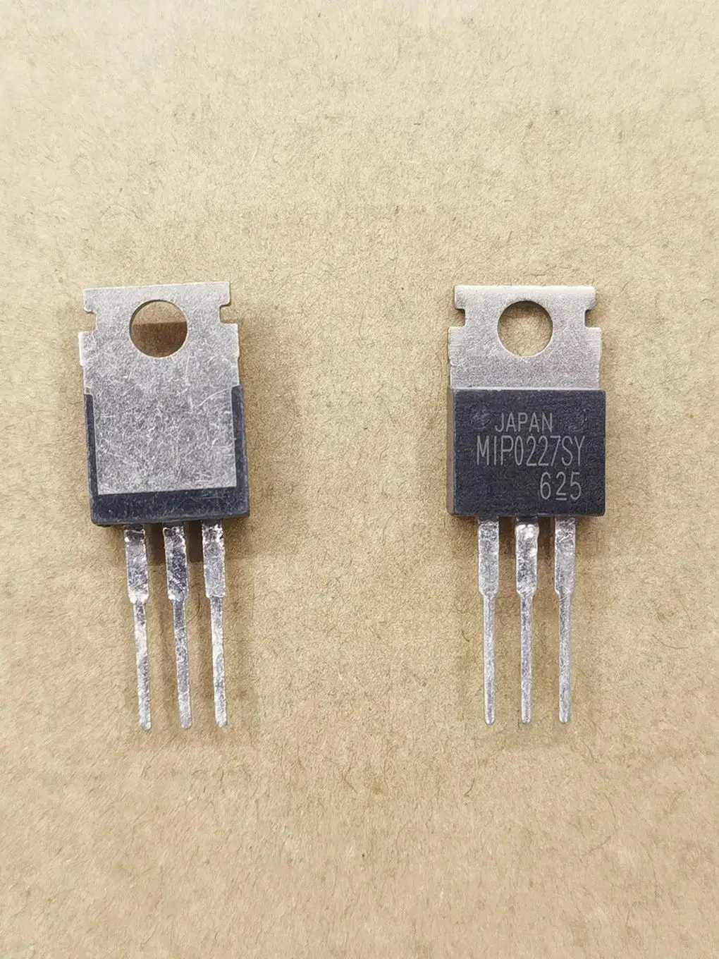 Original new 100% MIP0227SY power regulator switch voltage stabilization 3.5A 700V