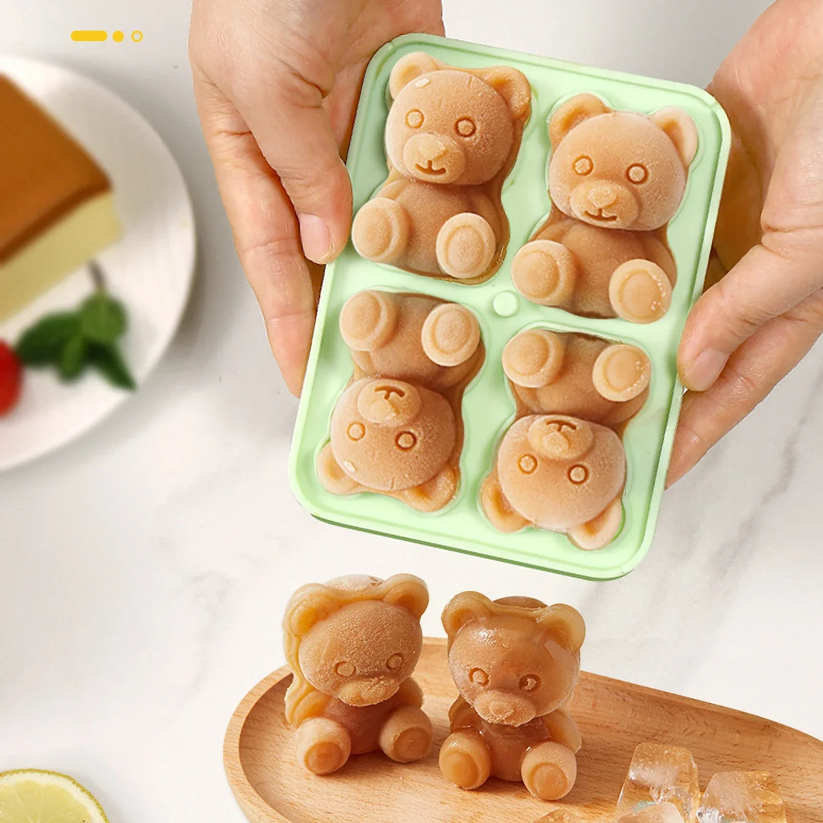 Little Bear Shape Ice Cube Silicone Mold Ice Block Maker Household Ice Cream Maker Box for Coffee Milk Tea Whiskey Mold