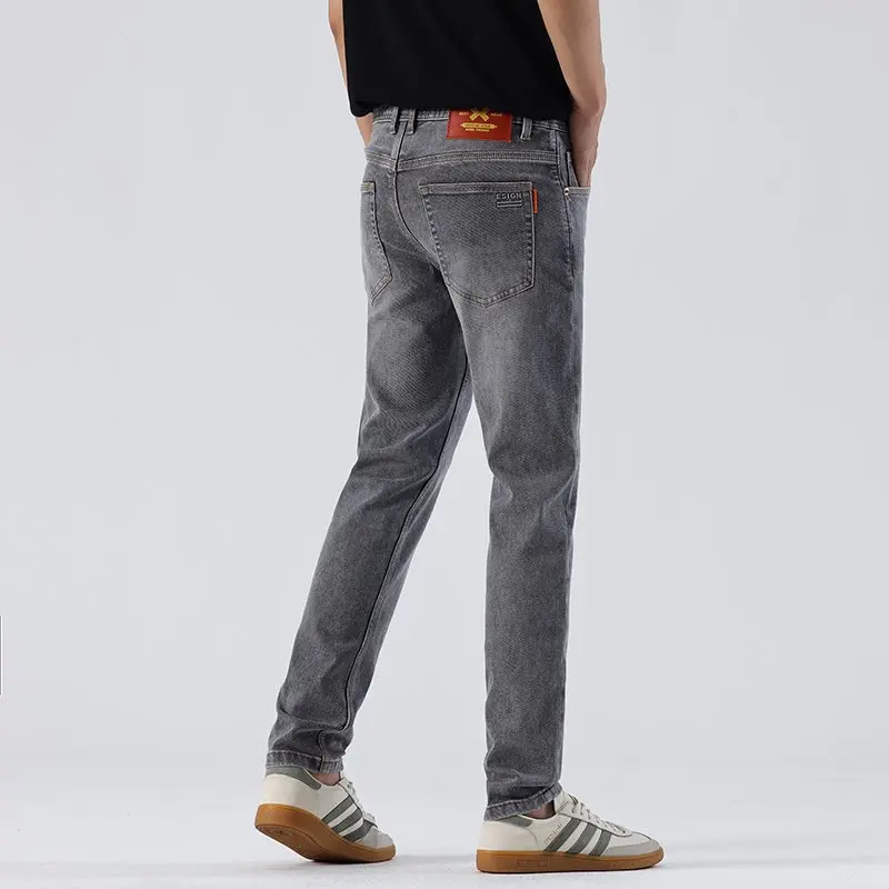 

Джинсы из мягкой саржевой ткани высокого класса, мужские эластичные маленькие прямые брюки, повседневные модные модные легкие роскошные брюки