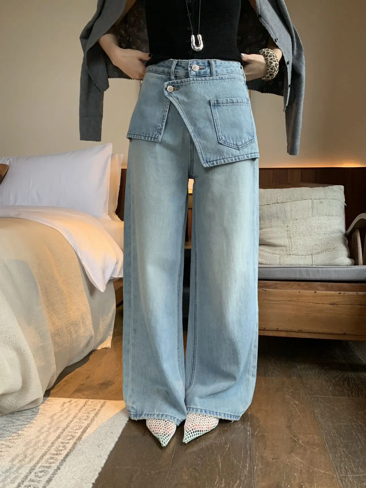 

Lilian High Waist Wide Leg Pants Asymmetric Waist Seal Vintage Design Ladies Jeans Loose Fit Comfortable Spring Faion