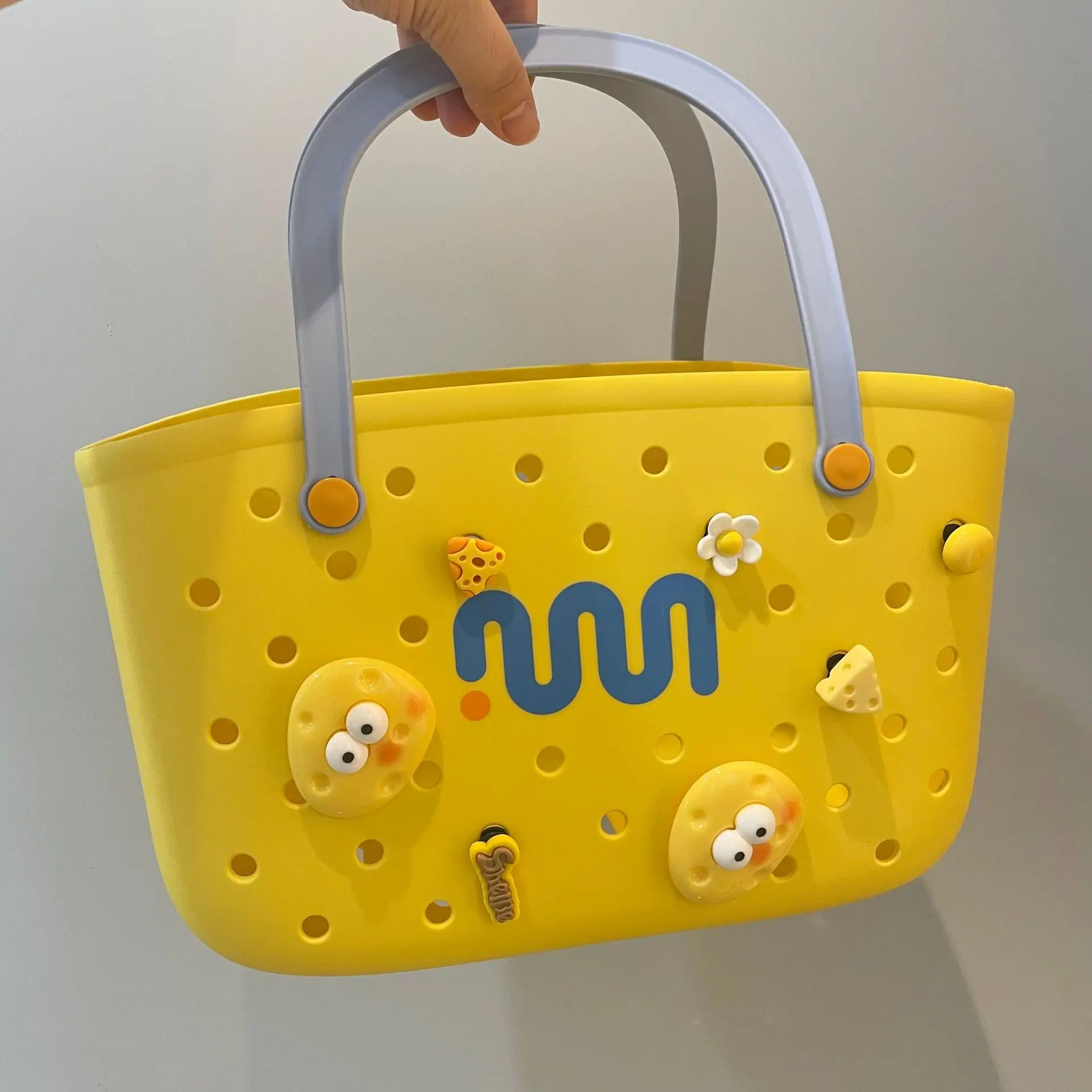 Dopamine-contrast Color Portable Bath Basket Can Be Leachable Shopping Basket Bathroom Household Items Storage Basket Bath House