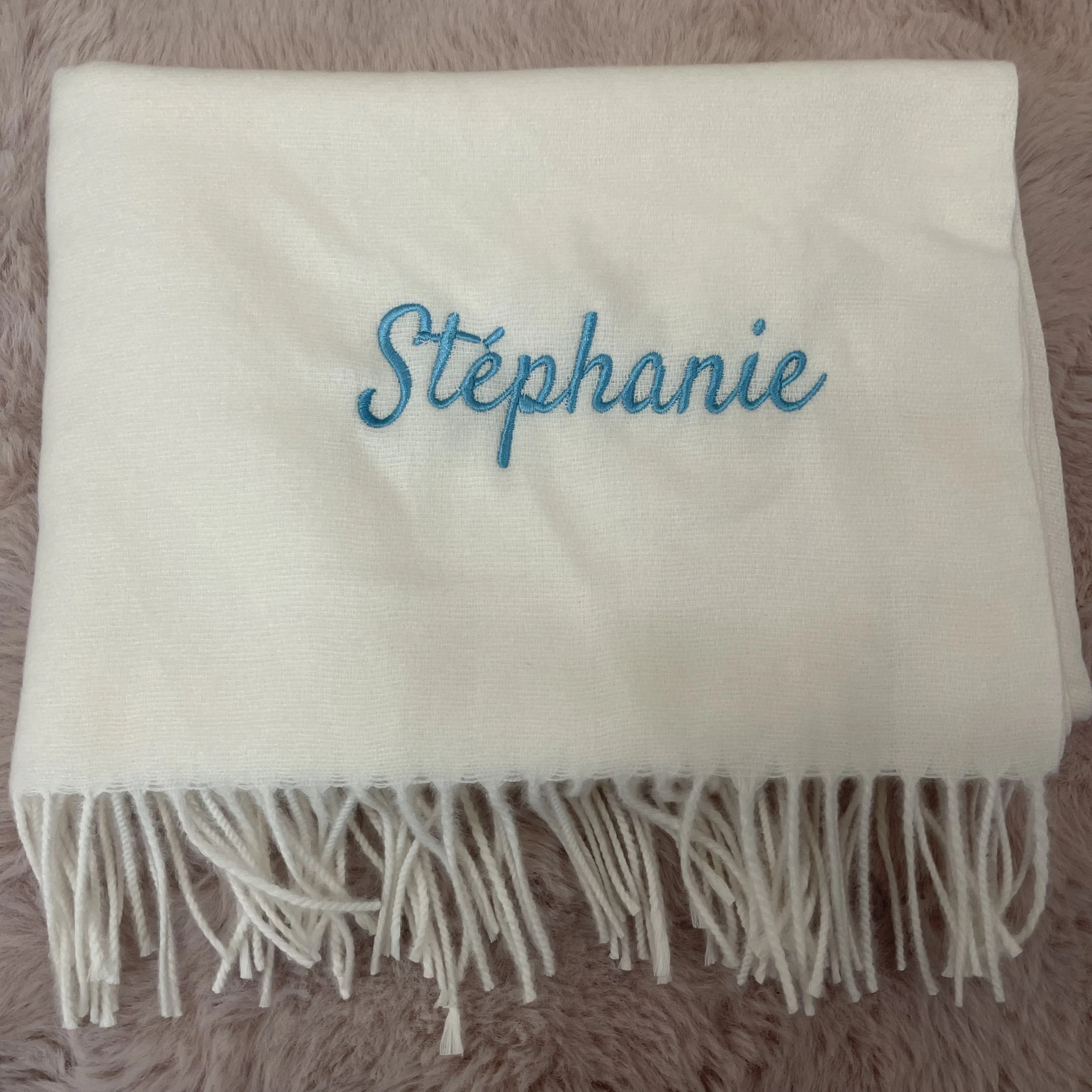 New Personalized Name Scarf Women's Birthday Gift Autumn and Winter Solid Color Warm Tassel Shawl Custom Embroidered Name Scarf