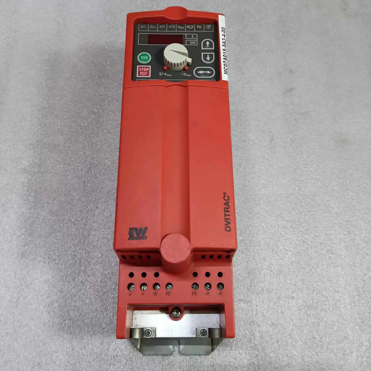 

MC07A015-5A3-4-00 Инвертор для SEW MC07A015-5A3-4-00