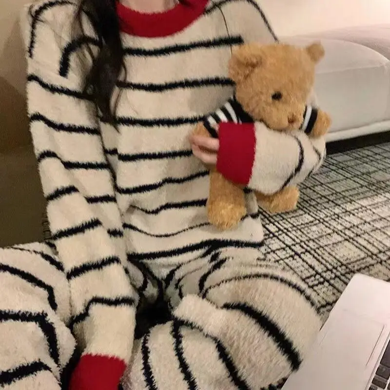 

Winter Woman Pajama Set Sweet Stripe Nightwear Thicken Keep Warm Polar Fleece Girl New Sleepwear Set Ins Half-Pile Homewear