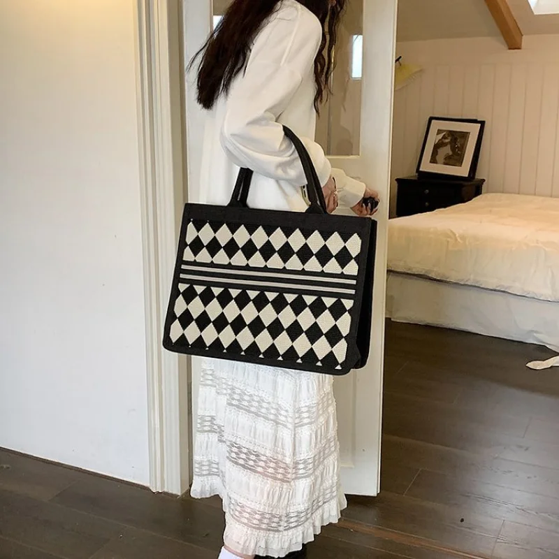 

Durable Designer Tote Bag For Women Premium Leather Crossbody Shoulder Handbag Elegant Ladies Purse