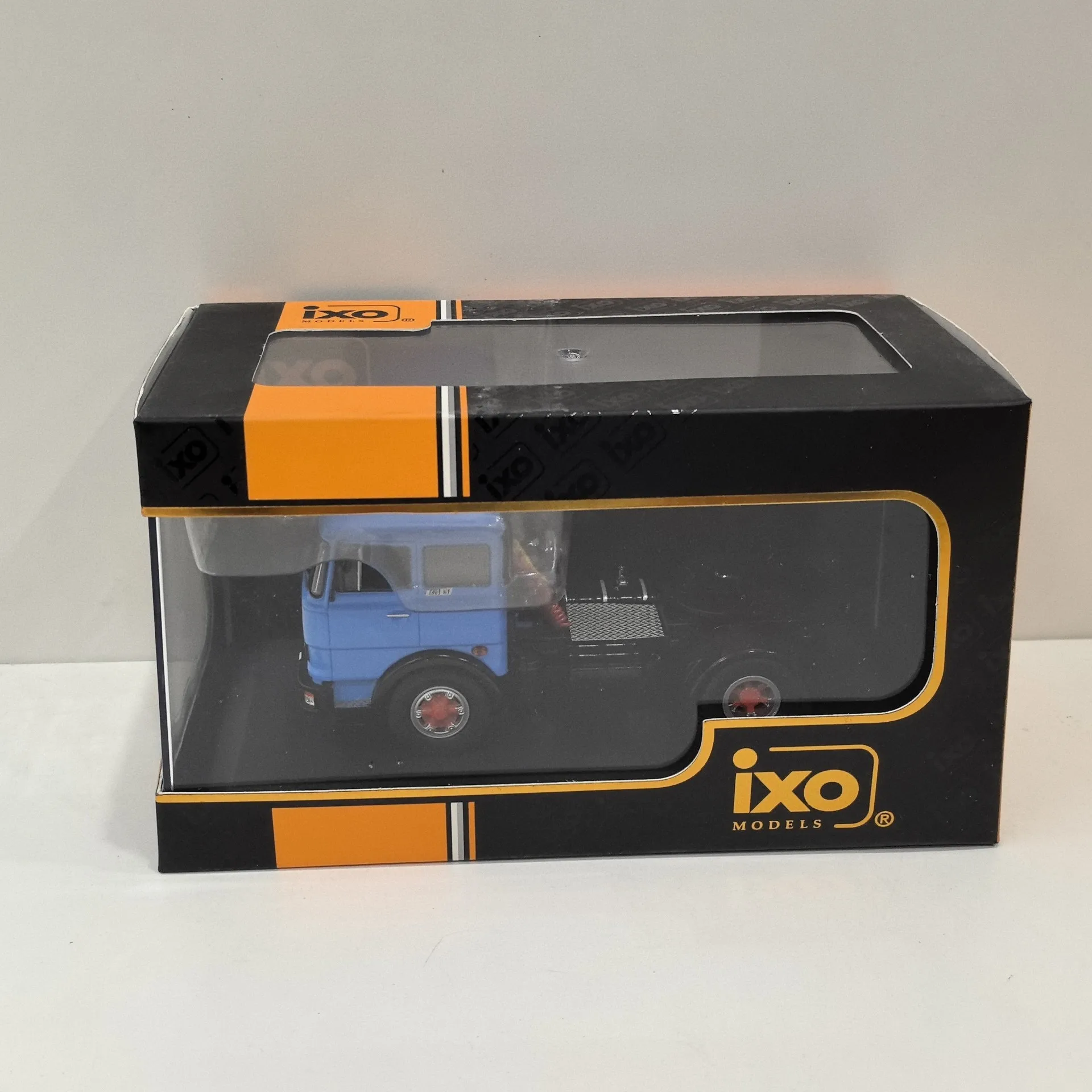 Diecast IXO 1/43 escala FIAT 619 N1 1980 Fiat Tractor camión X3 coche en miniatura de aleación