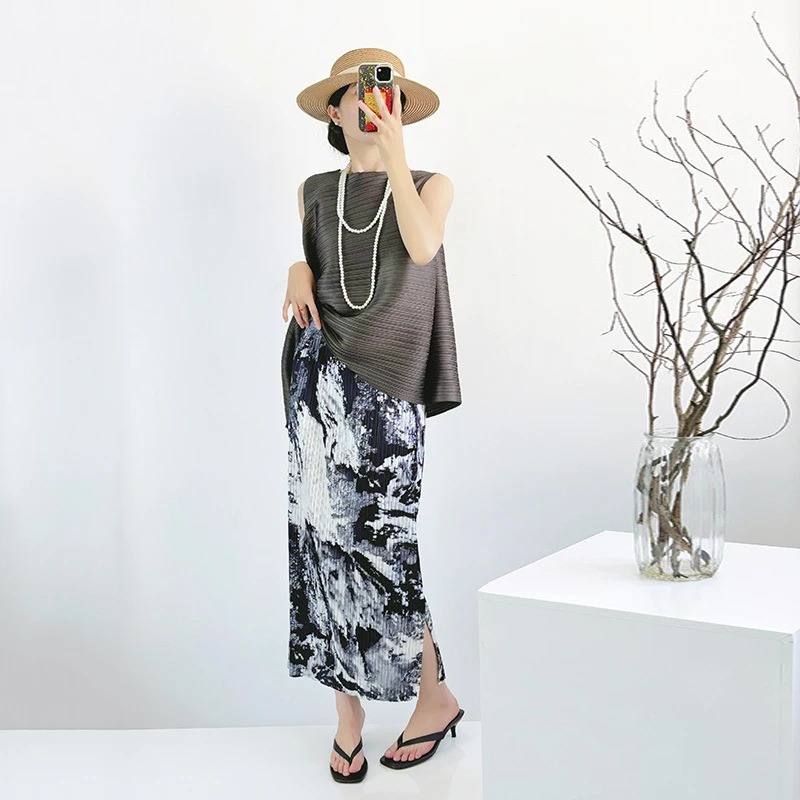 

YUDX Miyake Ink Painting Women's Pleated Skirt 2025 Summer New Funky New Tie-Dye Elastic High Waist Side Split Straight Skirt