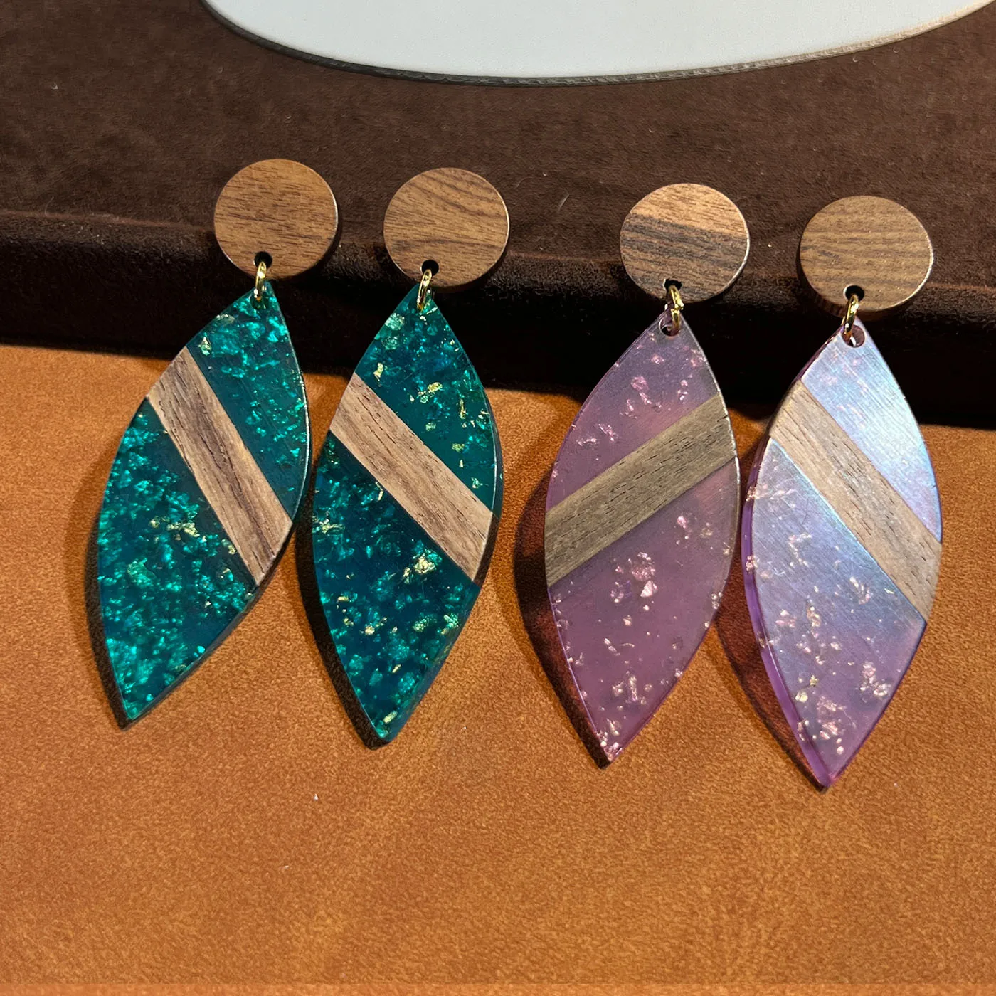 Brincos roxos e azuis pintados em sândalo natural, moda europeia, brincos femininos versáteis e minimalistas, joias de uso diário