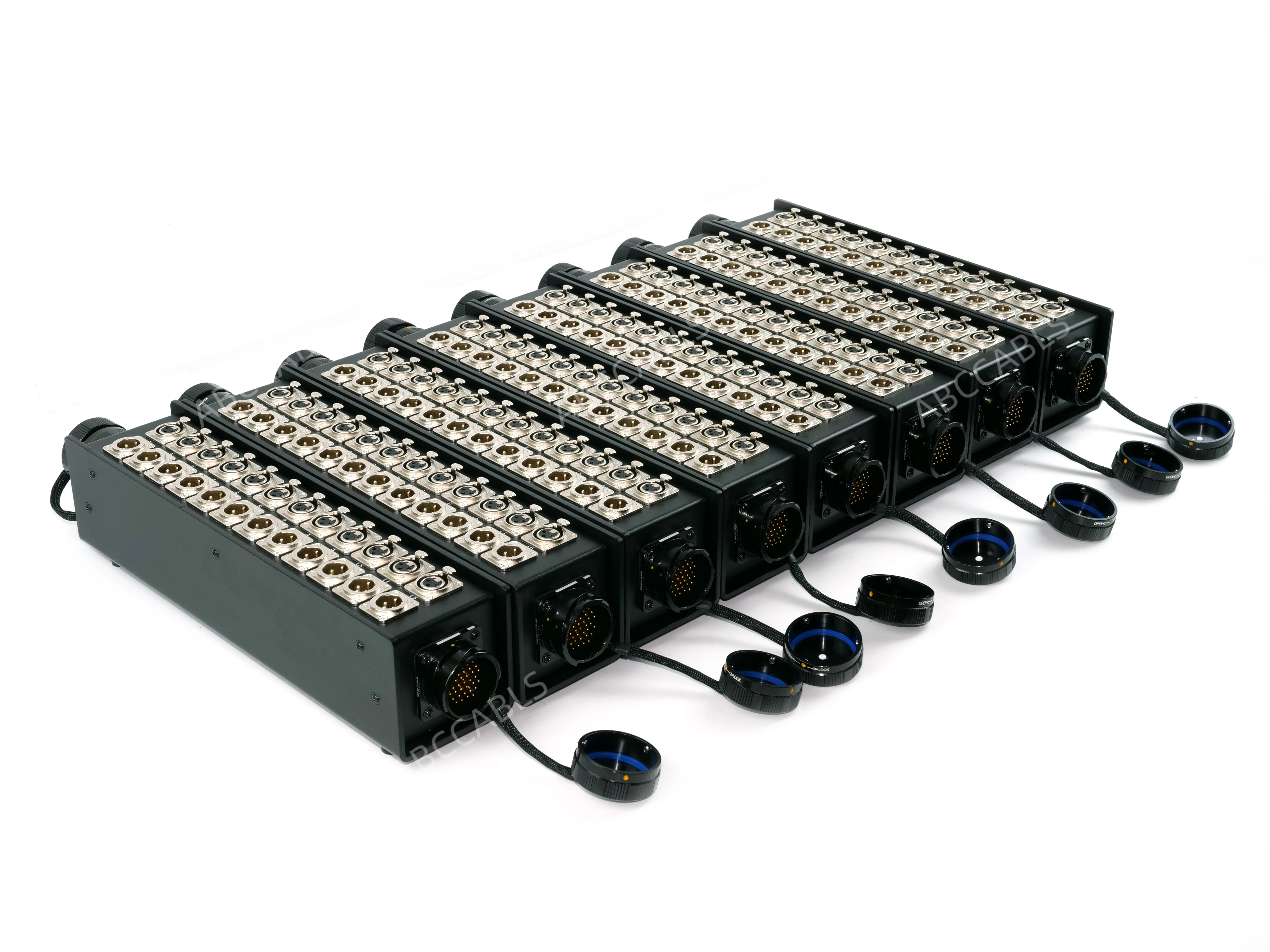 ABCCABLS Cent Box 16-pin Audio Splitter With 16 Channels Male/Female XLR Connectors-Black