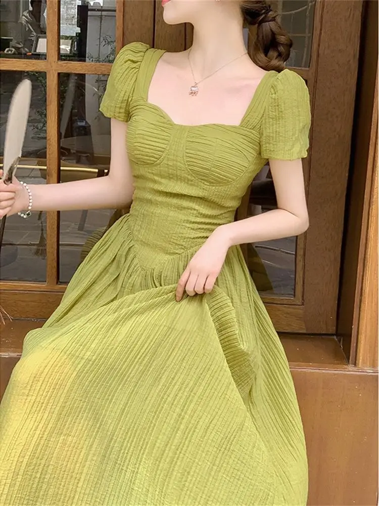 French style small fragrant design long skirt with a slimming waist, exuding a fairy like green dress for summer