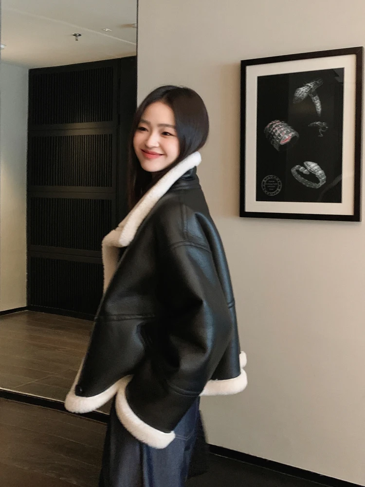 

Double-Sided Wear Lamb Fur Jaet Women's Biker Sle Stand Collar Coat Inteated Leather And Fur Winter Warm Faion Outerwear