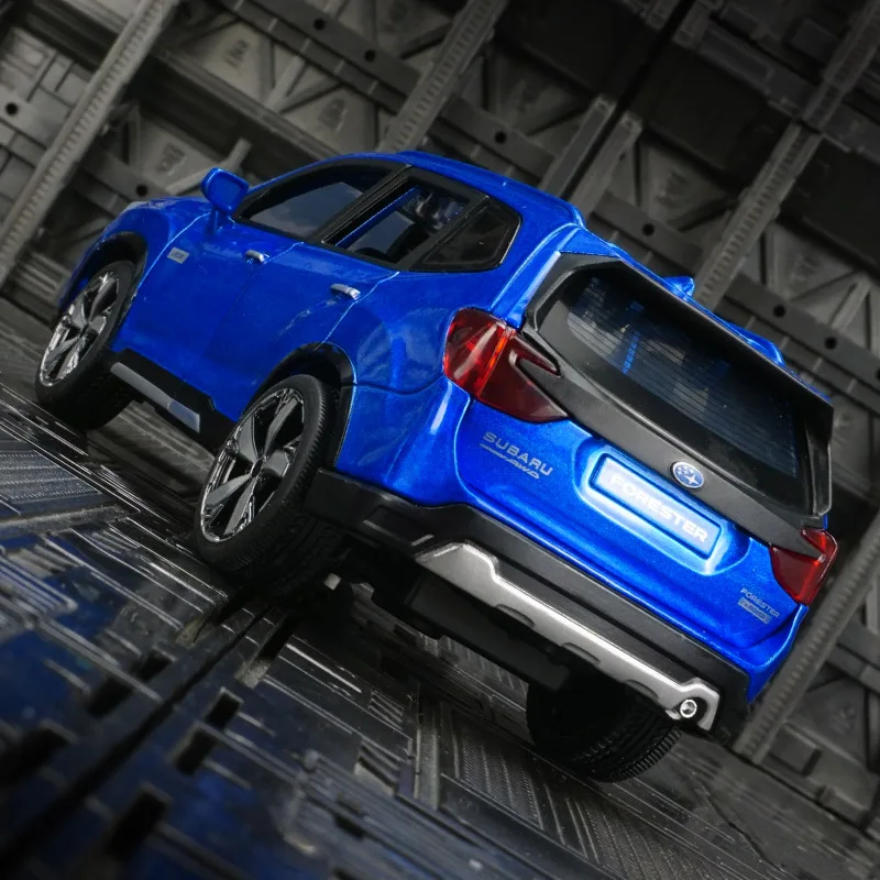 1:30 portas de modelo de carro em liga Subaru e capô do motor, o porta-malas pode ser aberto tem funções de som e iluminação simuladas, detalhes ricos