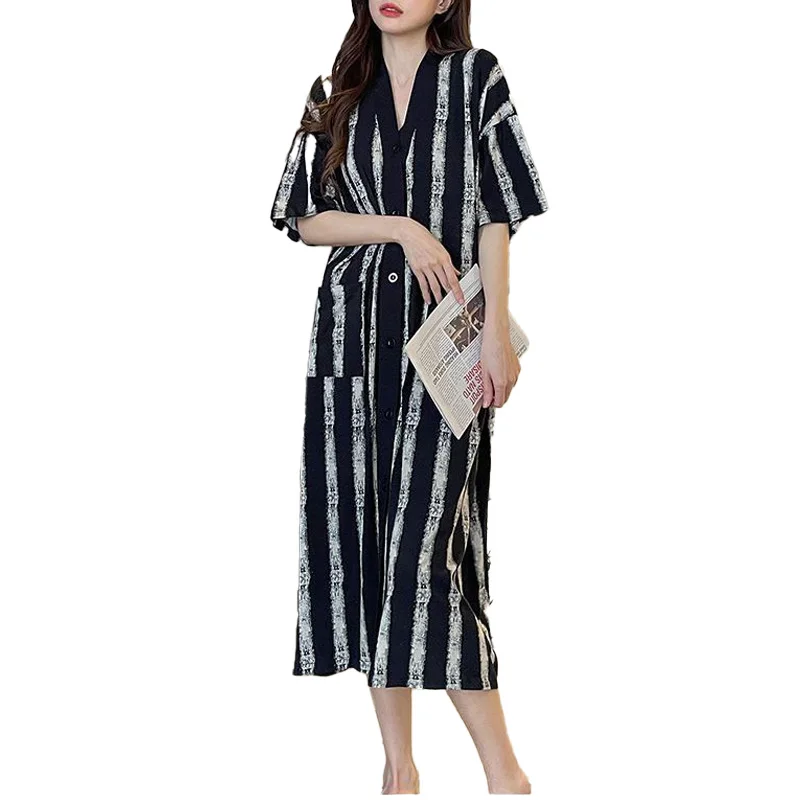 2023 New Fashionable Printed Patchwork Pocket Oversized Casual Loose Contrasting Color Comfortable Women's Mid Length Nightgown