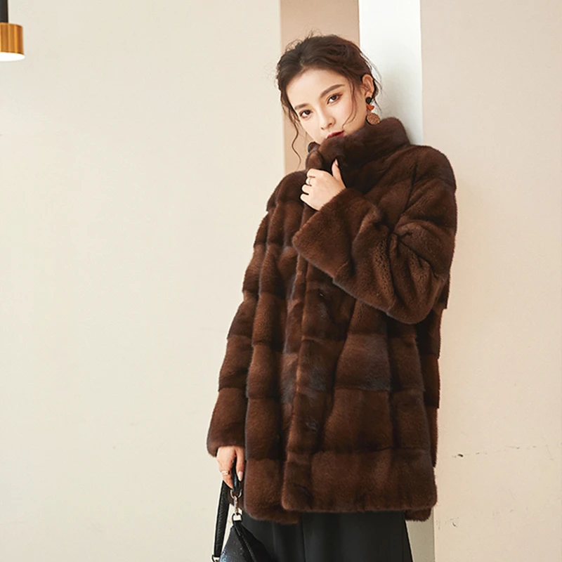 Женское пальто из натурального норкового меха