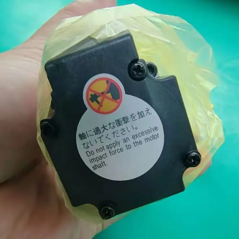 

Новый серводвигатель MSMD012FTV мощностью 100 Вт для быстрой доставки