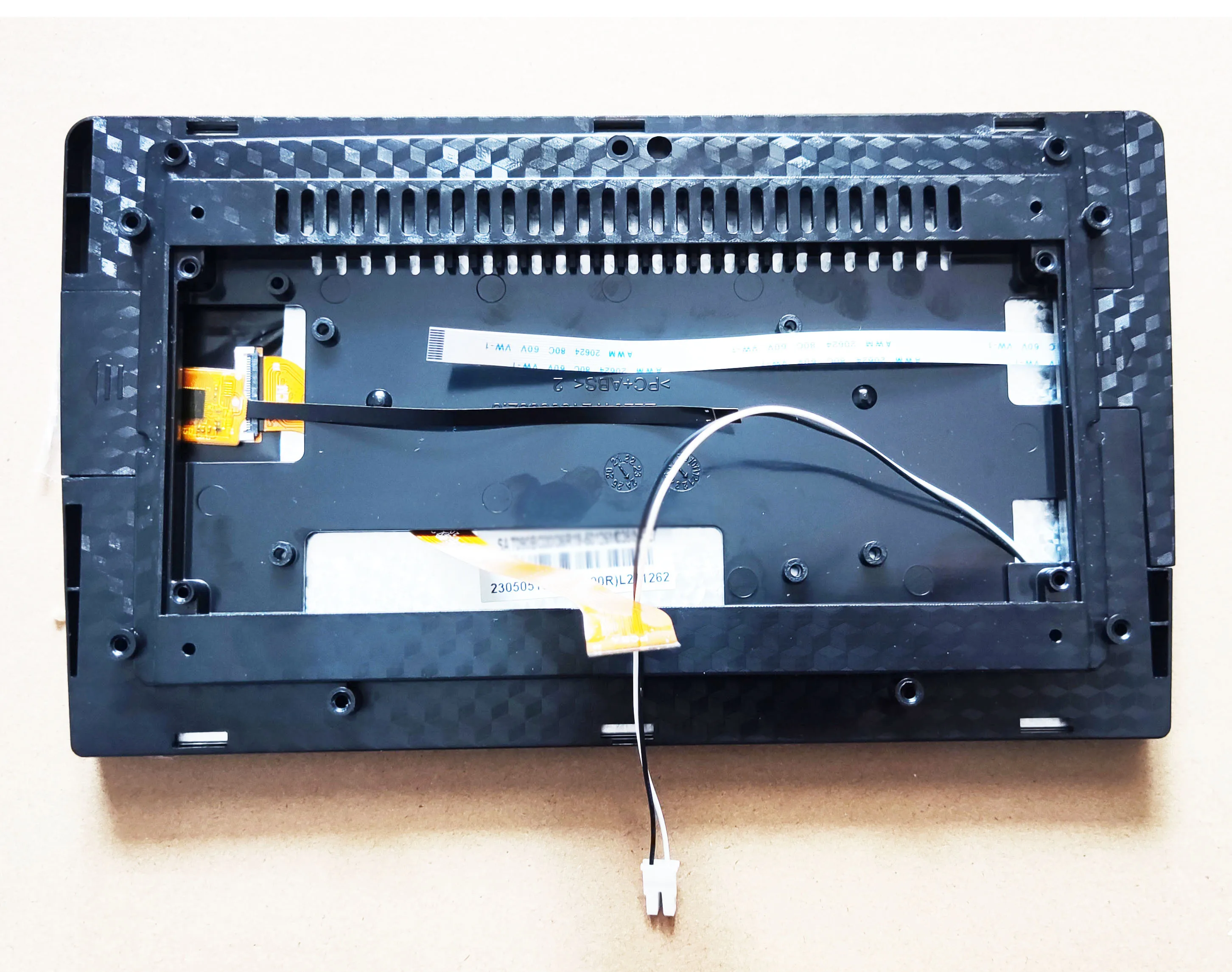 

10.1 Inch IPS LCD Display Monitor SAT101B030142R19 IC-7705N 30pin 235*143mm 720*1280 High Resolution Mipi LCD For Radio