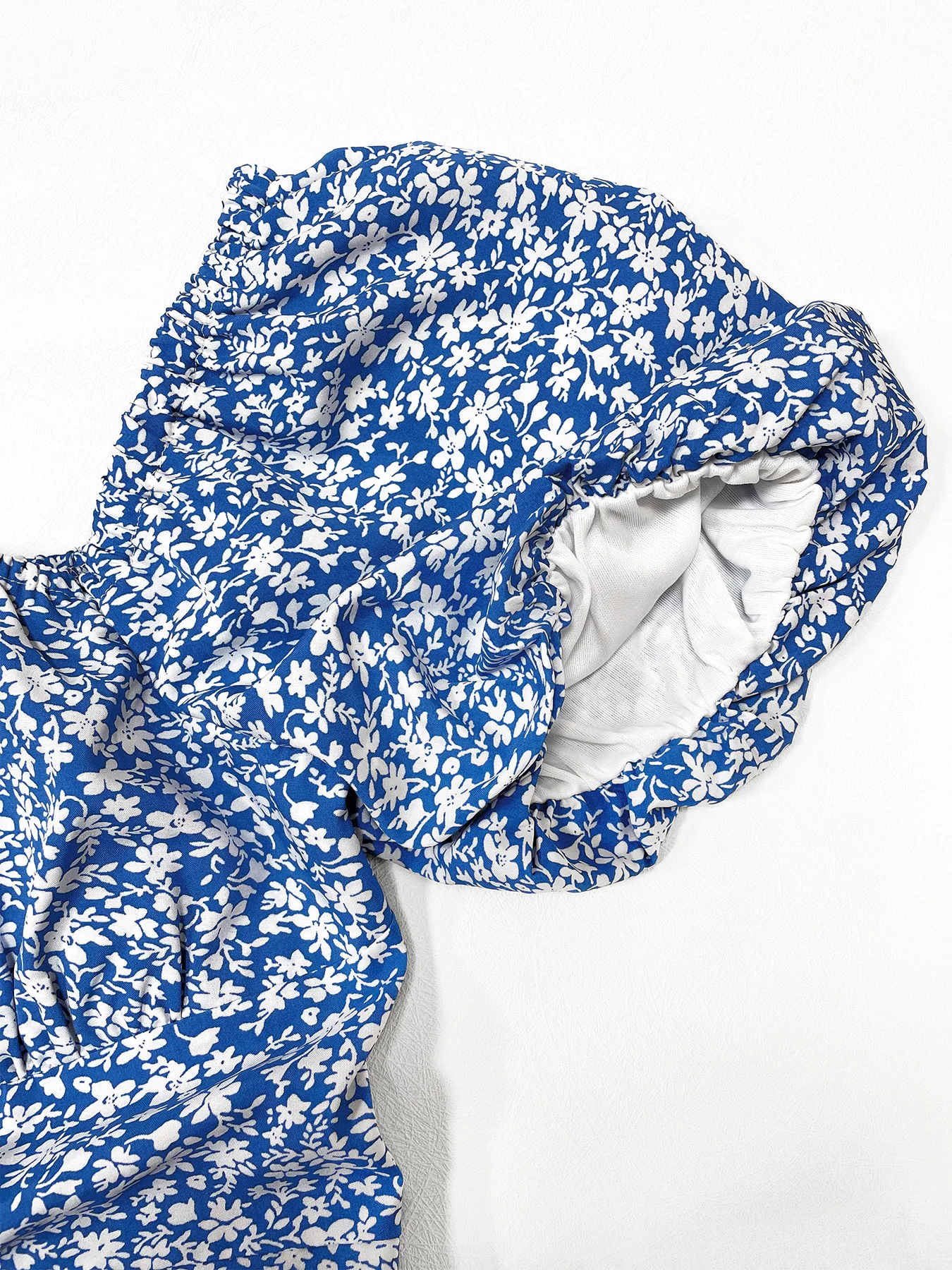 Abiti da vacanza Boho curvy da donna Stile francese Ditsy Stampa floreale Abito con scollo quadrato con maniche a sbuffo e coscia divisa increspata