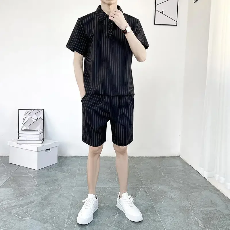Summer Stripe Casual Men\'s Set Turndown Collar Short Sleeved T-shirt Elastic Waist Shorts Two Piece Suit