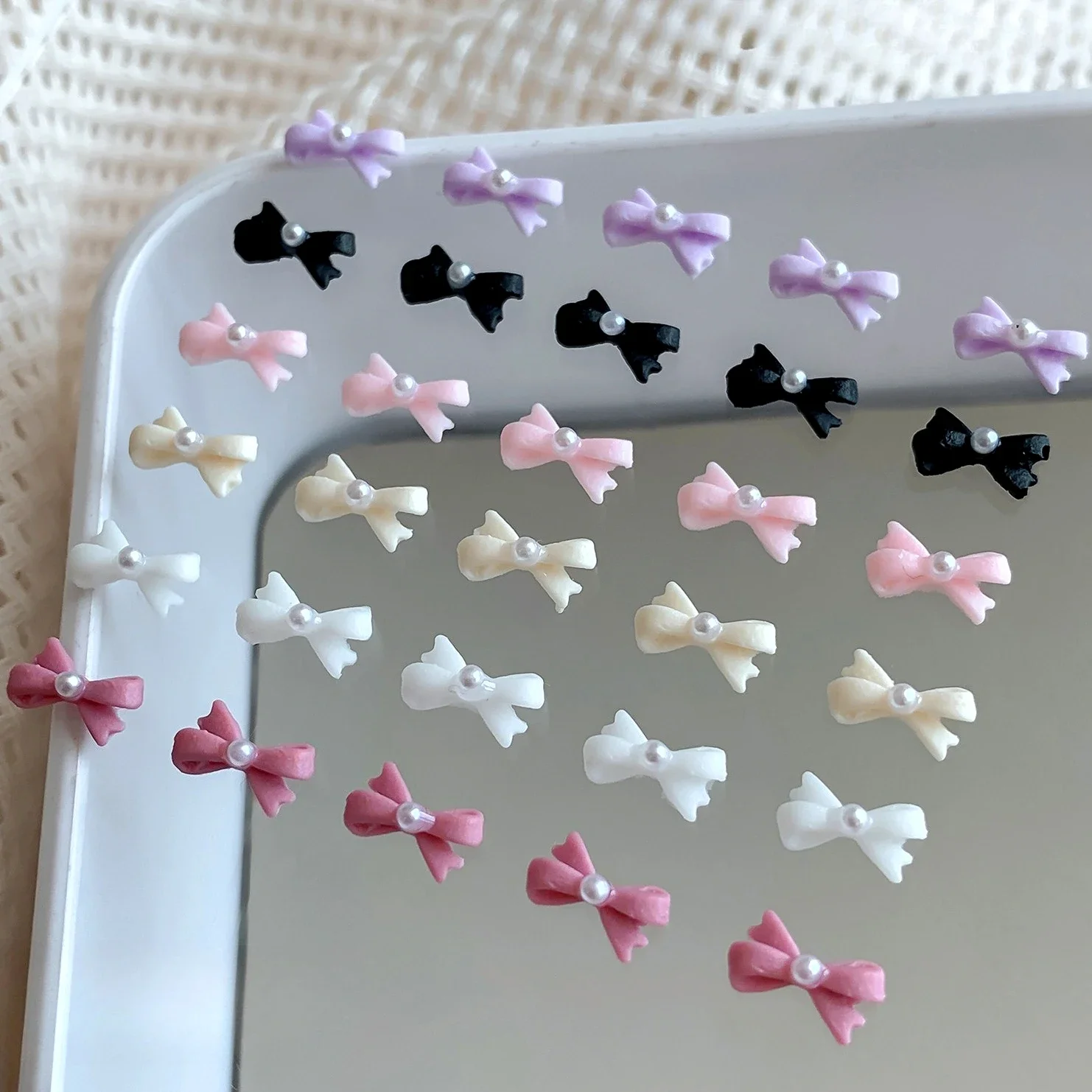 Chique delicado colorido doce resina laço pequeno bowknot bonito fita encantos decorações da arte do prego acessórios de manicure