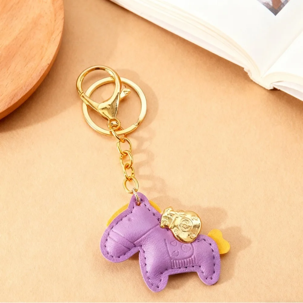 الموضة الملونة الحصان بولي Leather الجلود لطيف المفاتيح للنساء حقيبة قلادة ديكور المهر سلسلة مفاتيح سيارة كيرينغ Y2K المفاتيح اكسسوارات