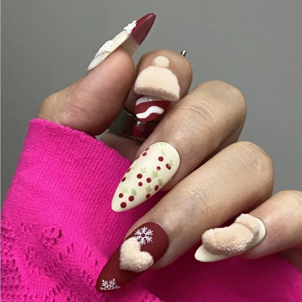 10 Pcs Handmade Press On Nails Winter Christmas New Luxury Cute Love Limited Short Fake Nails Design Art DIY Nail with Set