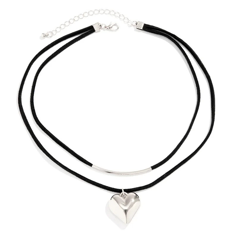 Goth Black Velvet Small Love Heart Pendant Choker Necklace for Women New Trend Elegant Adjustable Chain Aesthetic Wed Jewelry