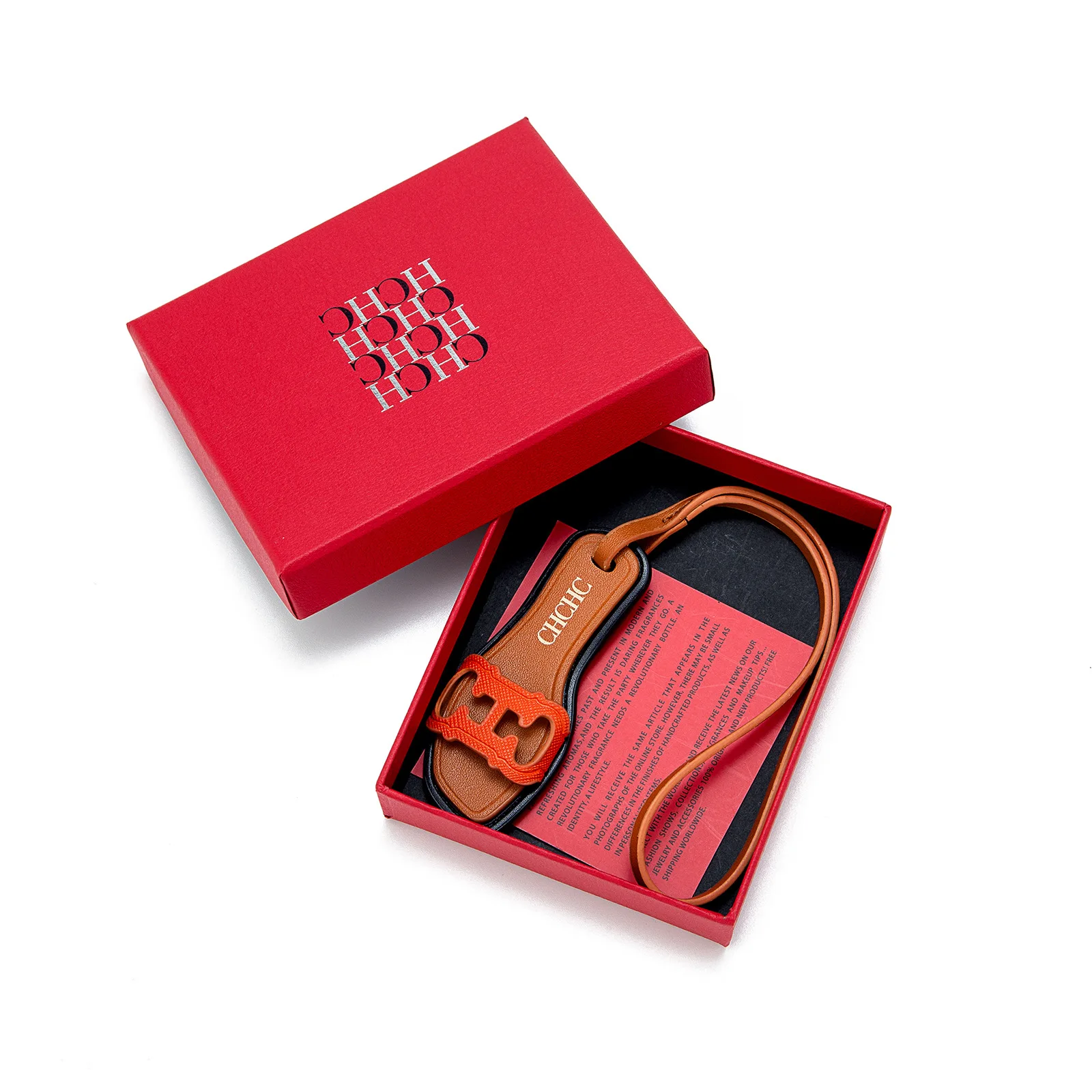 قلادة سحر الأحذية للحقيبة والمفاتيح، زخرفة معلقة جديدة للسيارة وقطعة عرض |   هدية فريدة من نوعها لمحبي الأحذية الرياضية