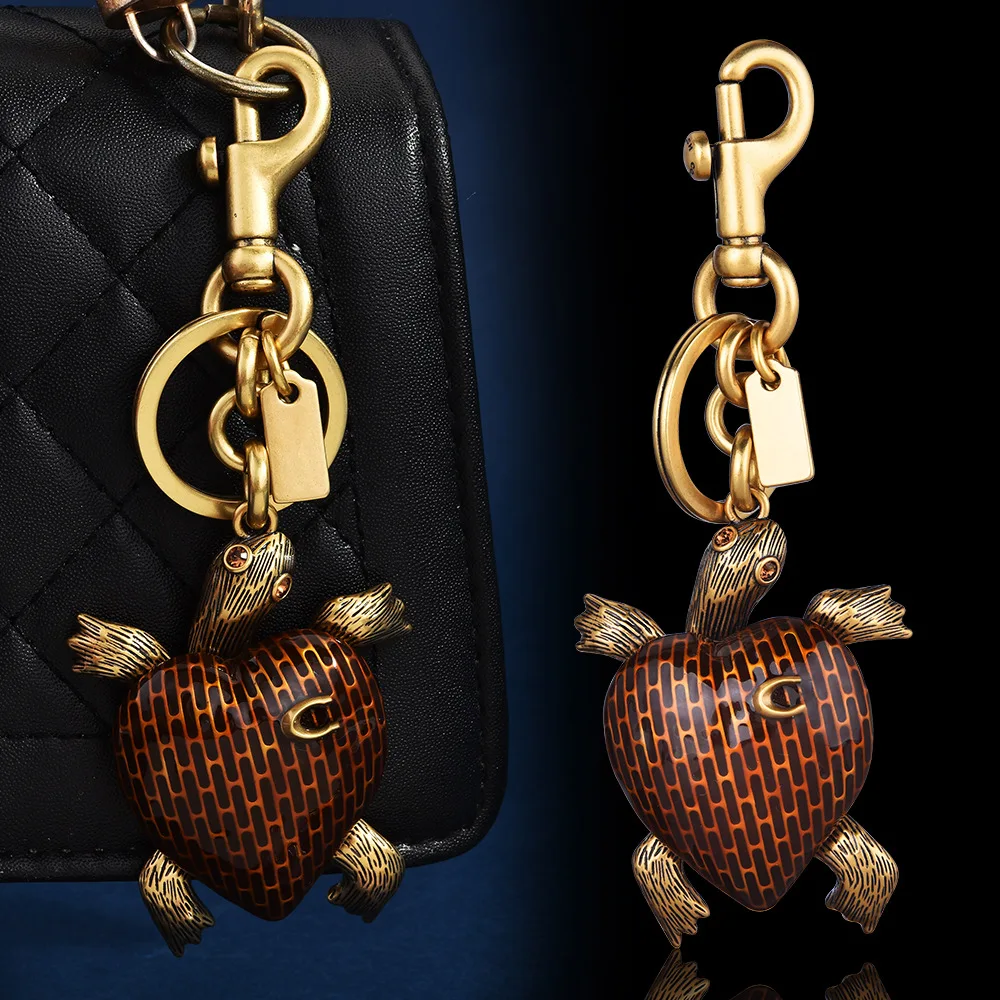 Breloque de sac à main vintage tortue, émail marron, porte-clés en or antique, pendentif de sac à main style Old Money, étiquette personnalisée, cadeau pour femmes, sacs de créateurs