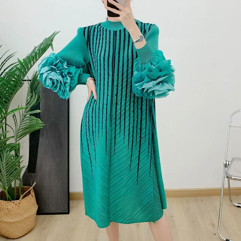 Miyake Pleated Dress Women\'s Pod Sleeve Striped Printed Half High Neck Short Loose Dress Summer