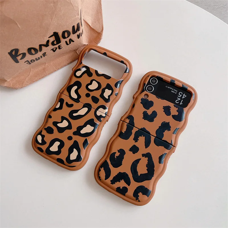 Leopard Brown Phone Case for Samsung Galaxy Z Flip 6 5 4 3 Protective Back Cover for ZFlip4 ZFlip5 ZFlip6 Case Shell